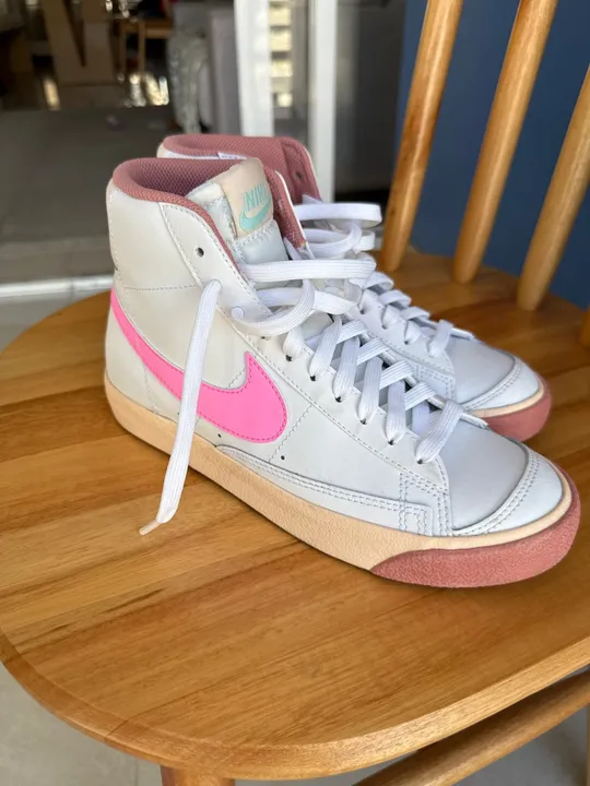 Tênis Nike Blazer Mid Branco e Rosa - 35