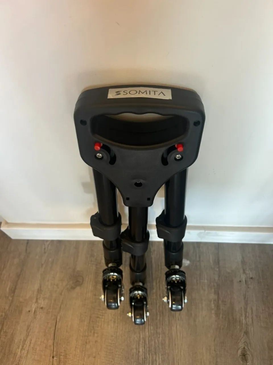 Dolly com Rodas para Tripé - Suporte até 30kg - Foto 4