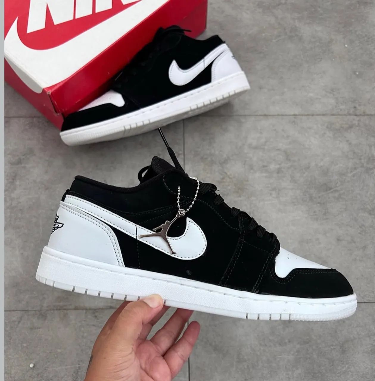 Air Jordan 1 Low - Black/White