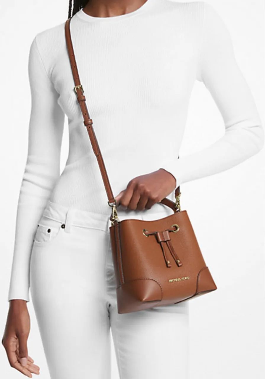 Bolsa de Ombro de Couro Marrom Elegante - Foto 4