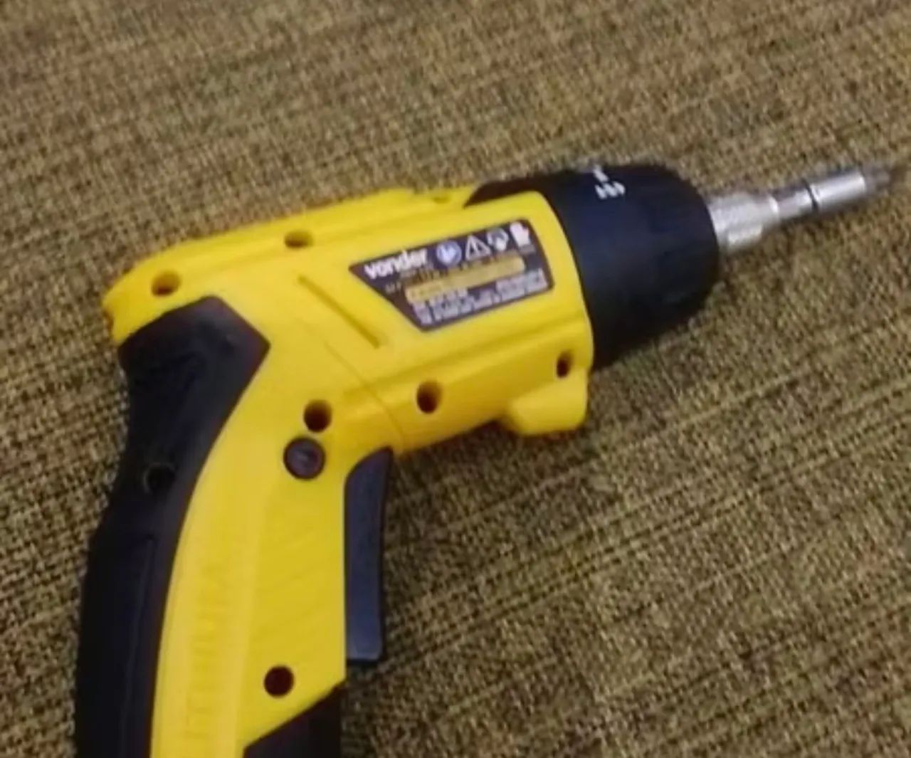Parafusadeira Vonder Elétrica R$99 - Foto 3