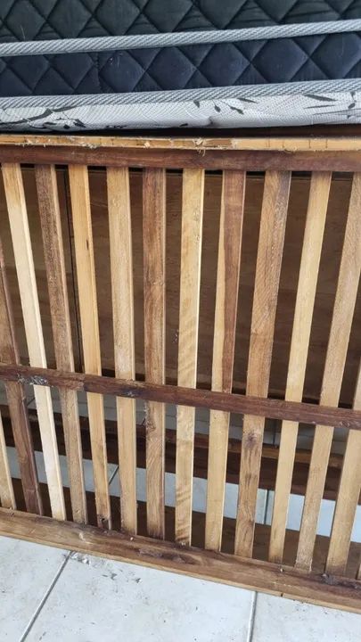 Triliche de Madeira Maciça Antiga - Com Colchão, Estante, Baú e Mesa - Foto 4