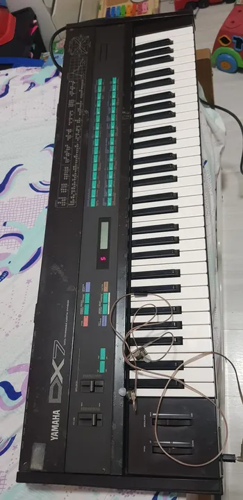 Teclado Yamaha DX7 - Sintetizador