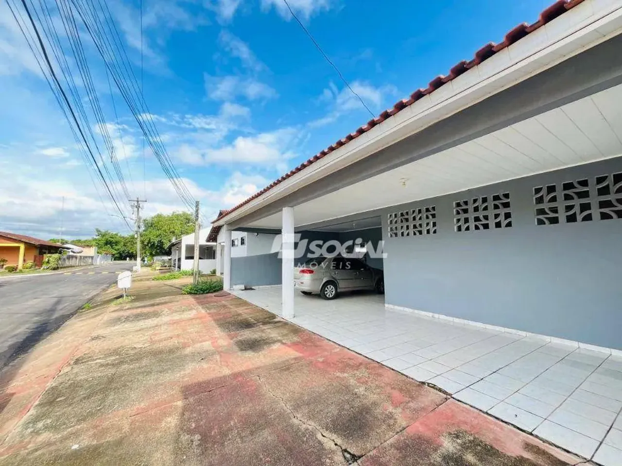 Ótima casa para locação em condomínio com ampla estrutura, localização privilegiada e segu