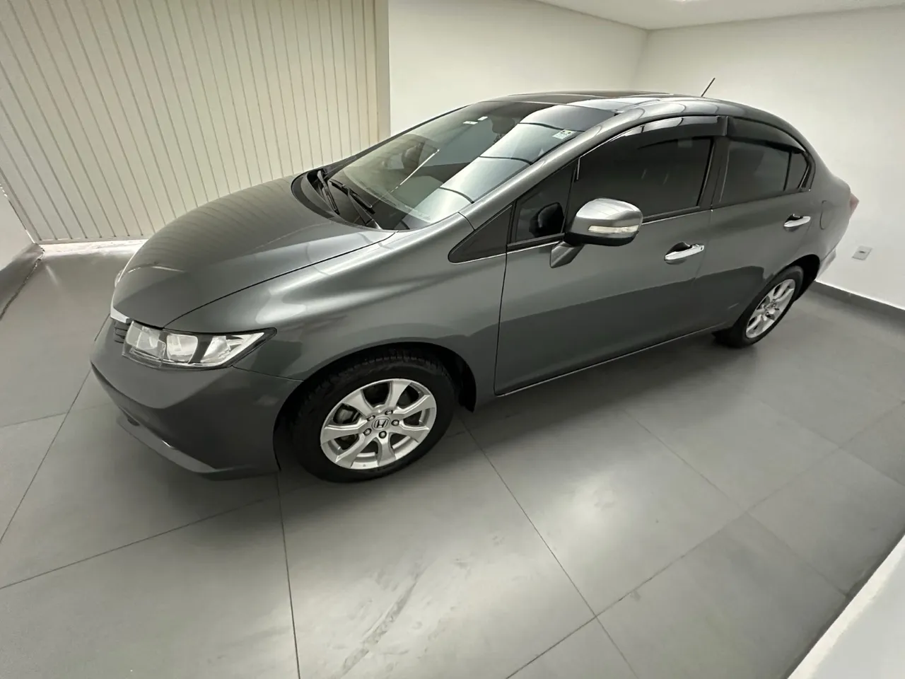 Honda Civic EXR - impecável