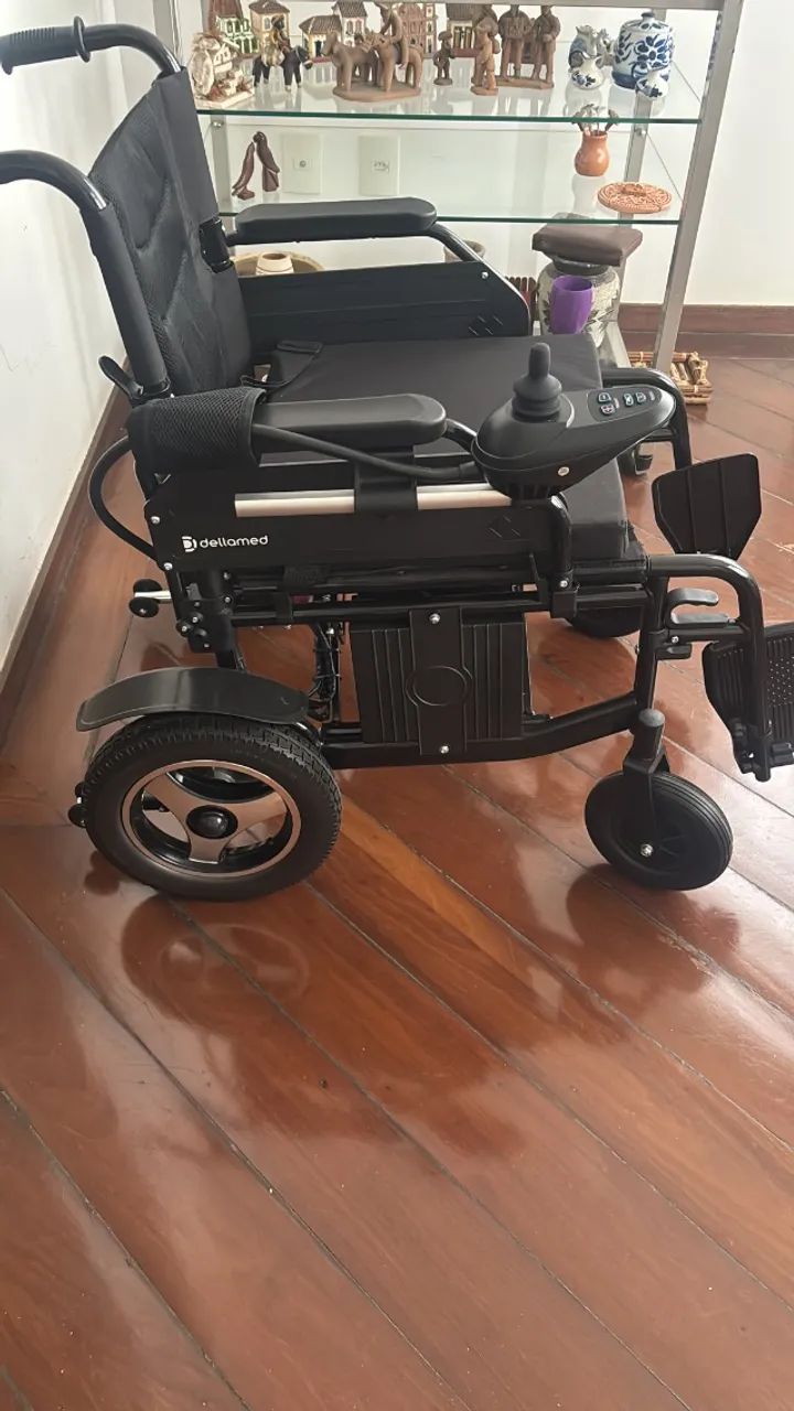 Cadeira de rodas elétrica nova