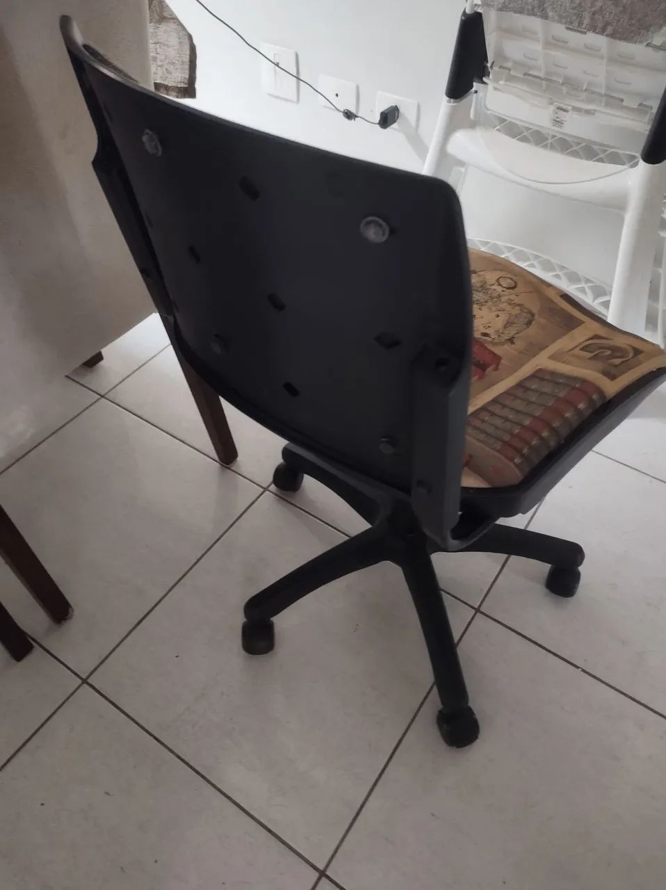 Vende-se Cadeira giratória de escritório  - Foto 3