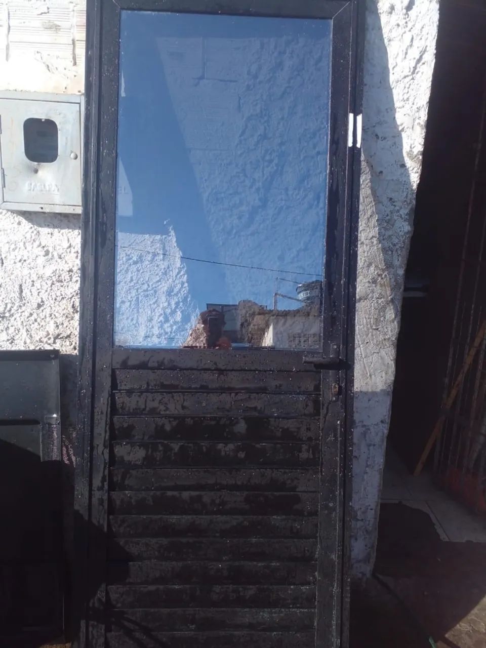 Porta de alumínio com vidro - Seminova