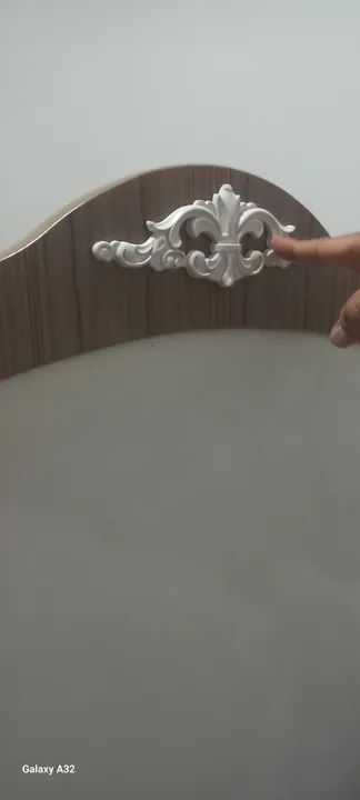 Vendo berço Elô padrão Americano em ótimo estado + dossel + mosquiteiro 300 reais - Foto 5