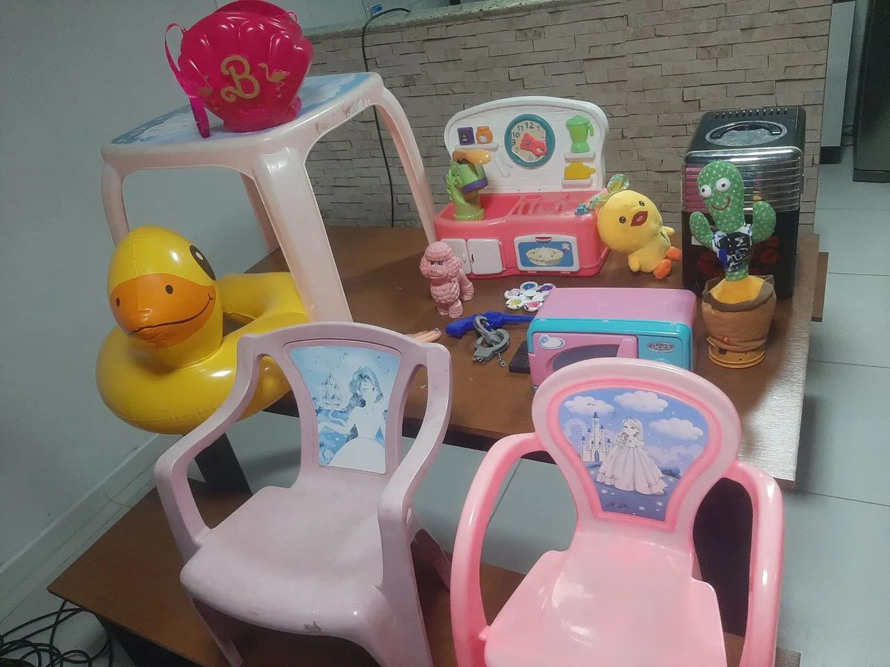 Brinquedos infantis diversos