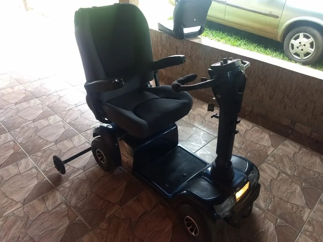 Scooter Elétrica NEAT 4no mercado   mas de 15 mil  estou  querendo  6 mil - Foto 5