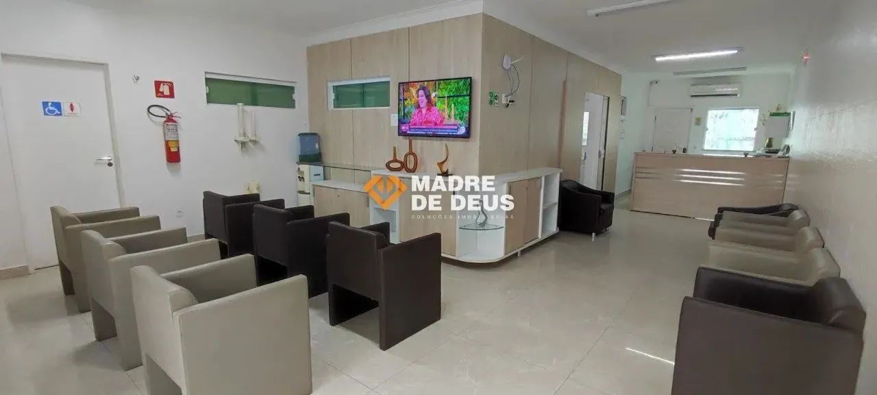 Casa Comercial com Clinica Multi Especialidades em Funcionamento, Próximo RioMar Shopping