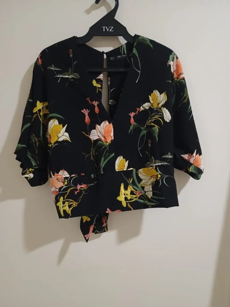 Blusa cropped Zara