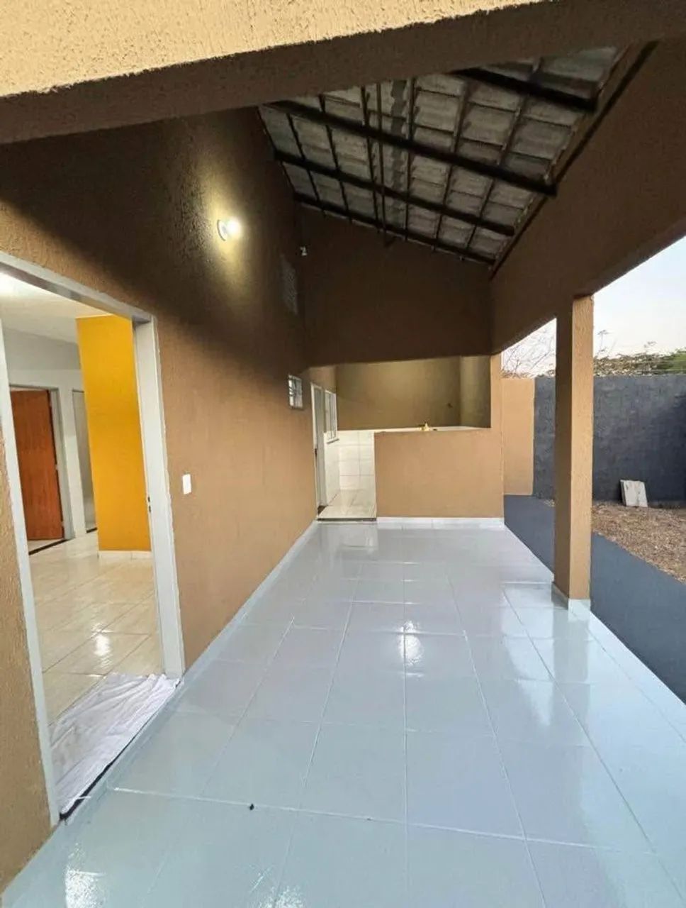 # CASA COM 2 QUANTOS 1 BANHEIRO  - Foto 3