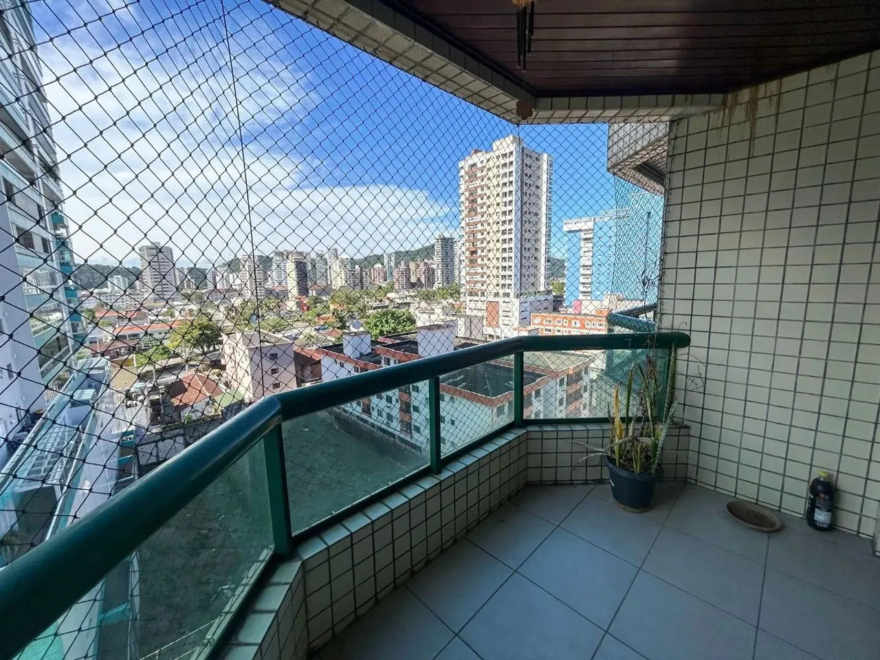 Apartamento para alugar no Canto do Forte em Praia Grande - SP.