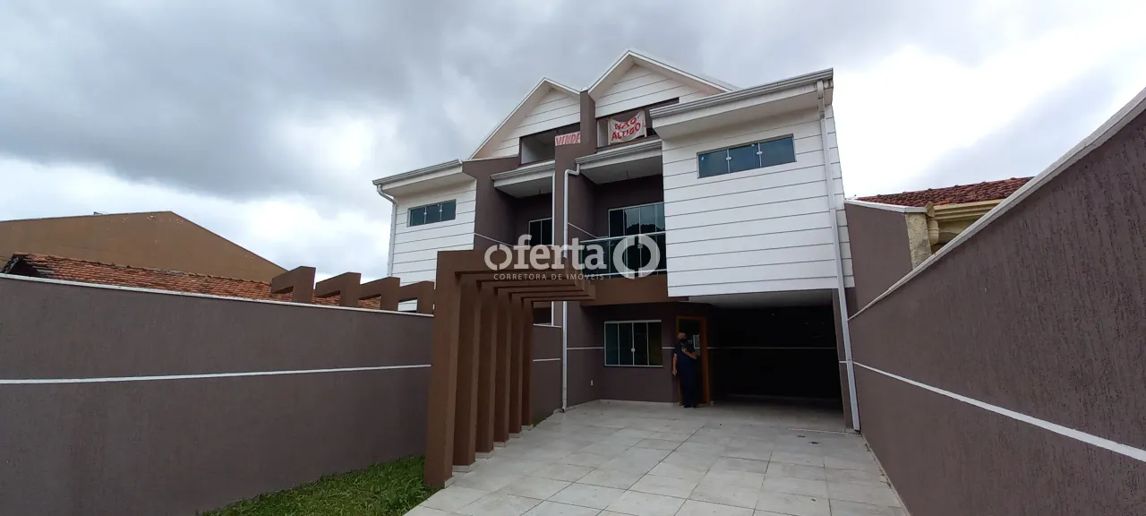 Sobrado/Triplex em Araucária