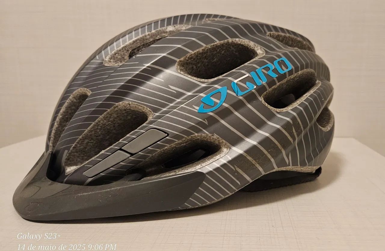 Capacete Giro Vasona Titânio para Ciclismo