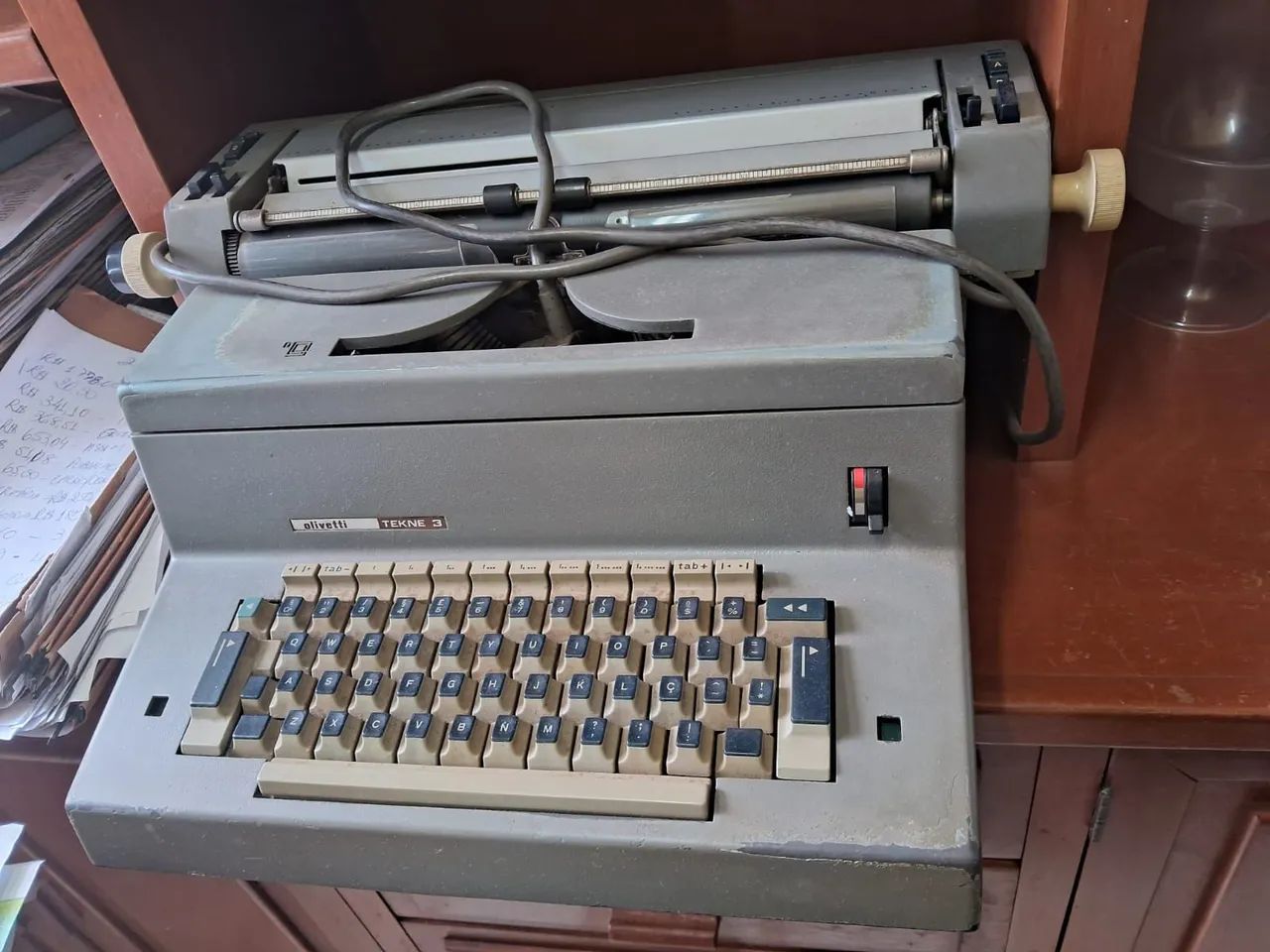 Máquina de escrever Olivetti Tekne 3 - Foto 2