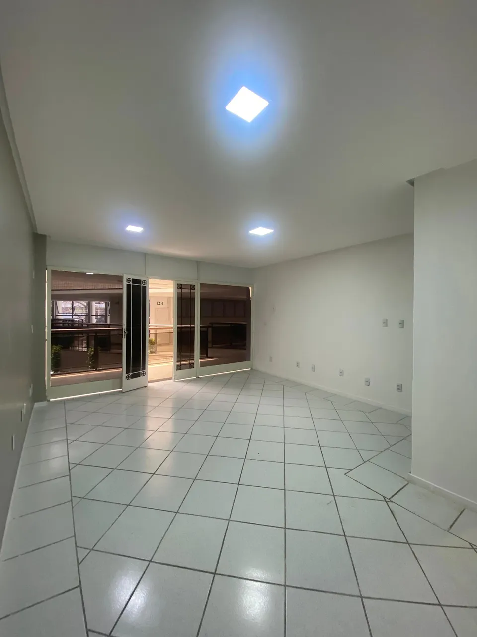 Aluga-se sala comercial em Goiania