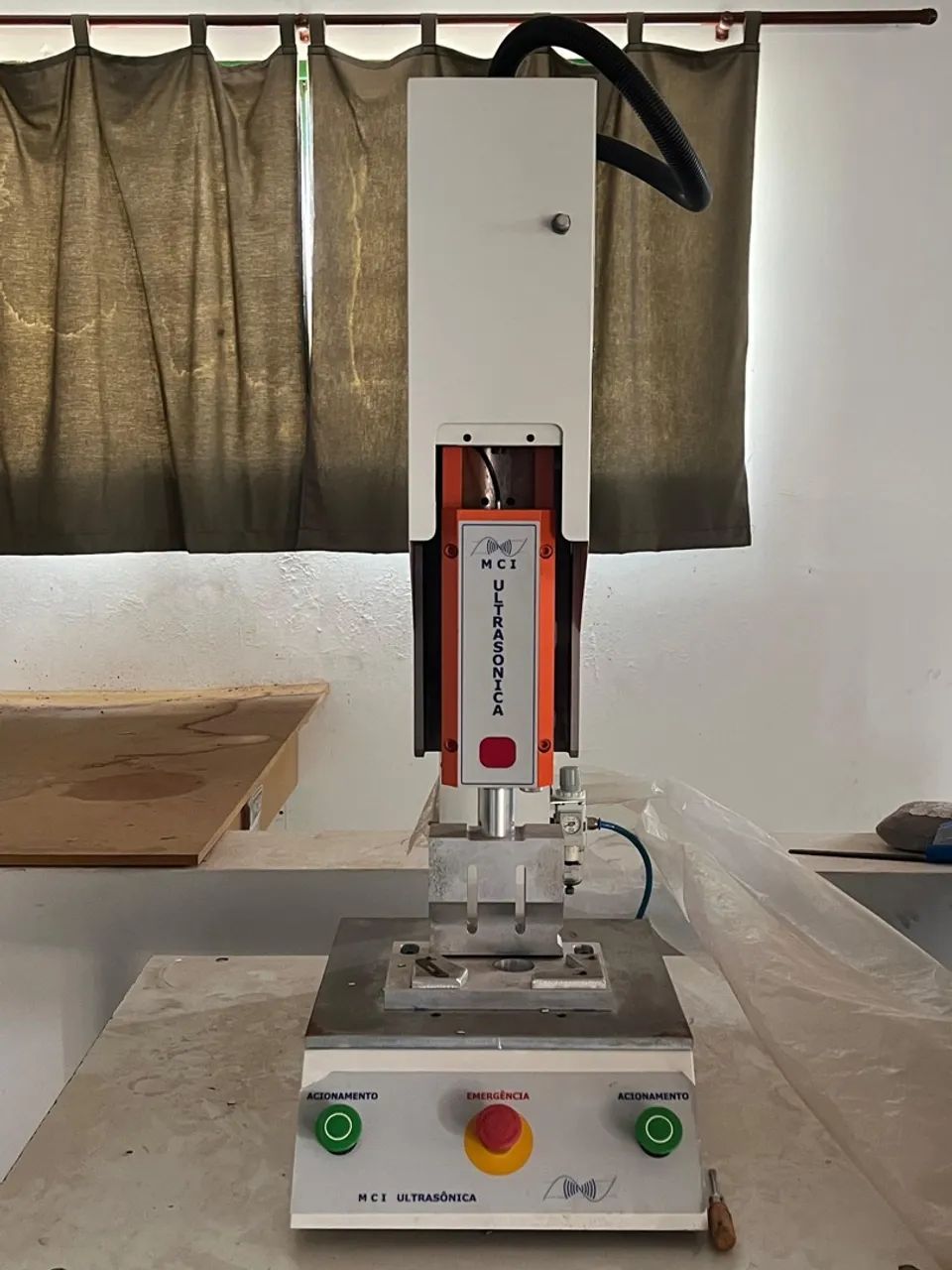 Máquina de Solda Ultrassônica MCI