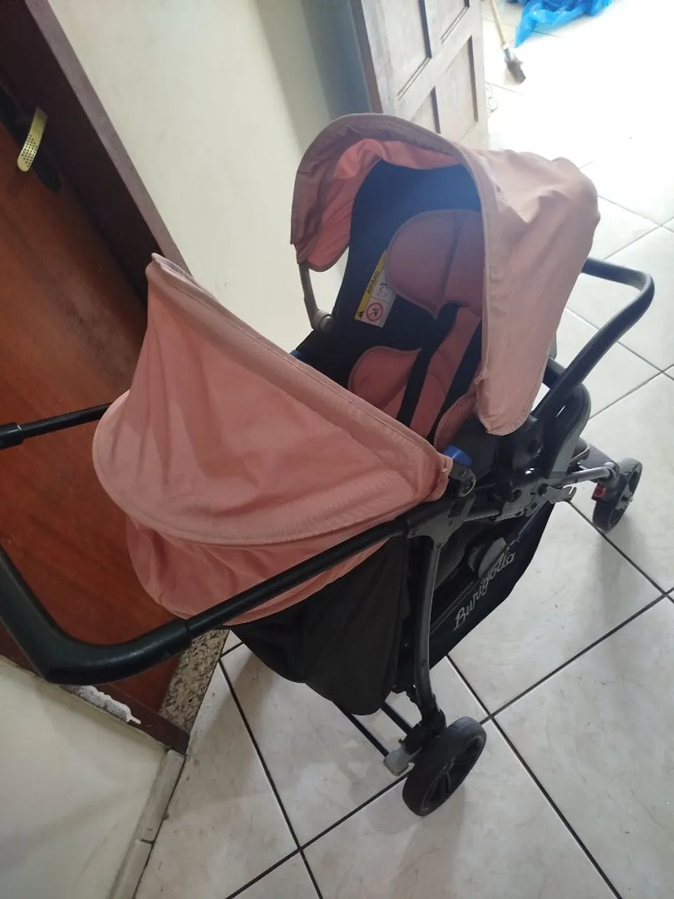 Carrinho de Bebê Burigotto + Bebê conforto- Rosa