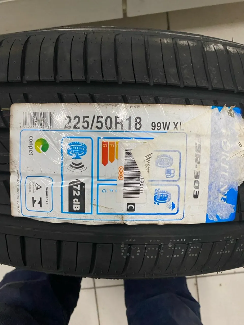Pneu 225/50R18 99W XL