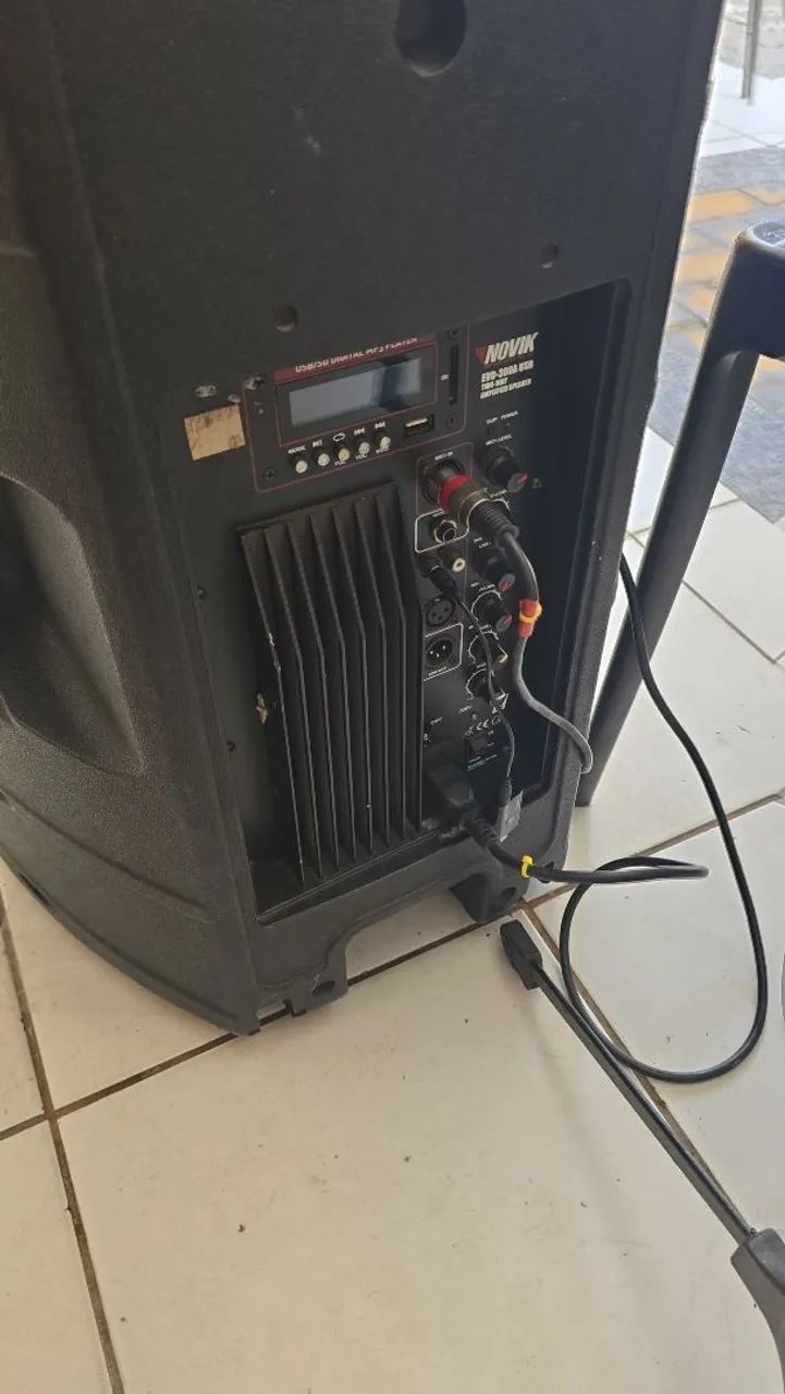 Serviço de aluguel ou locação de caixa bluetooth 
