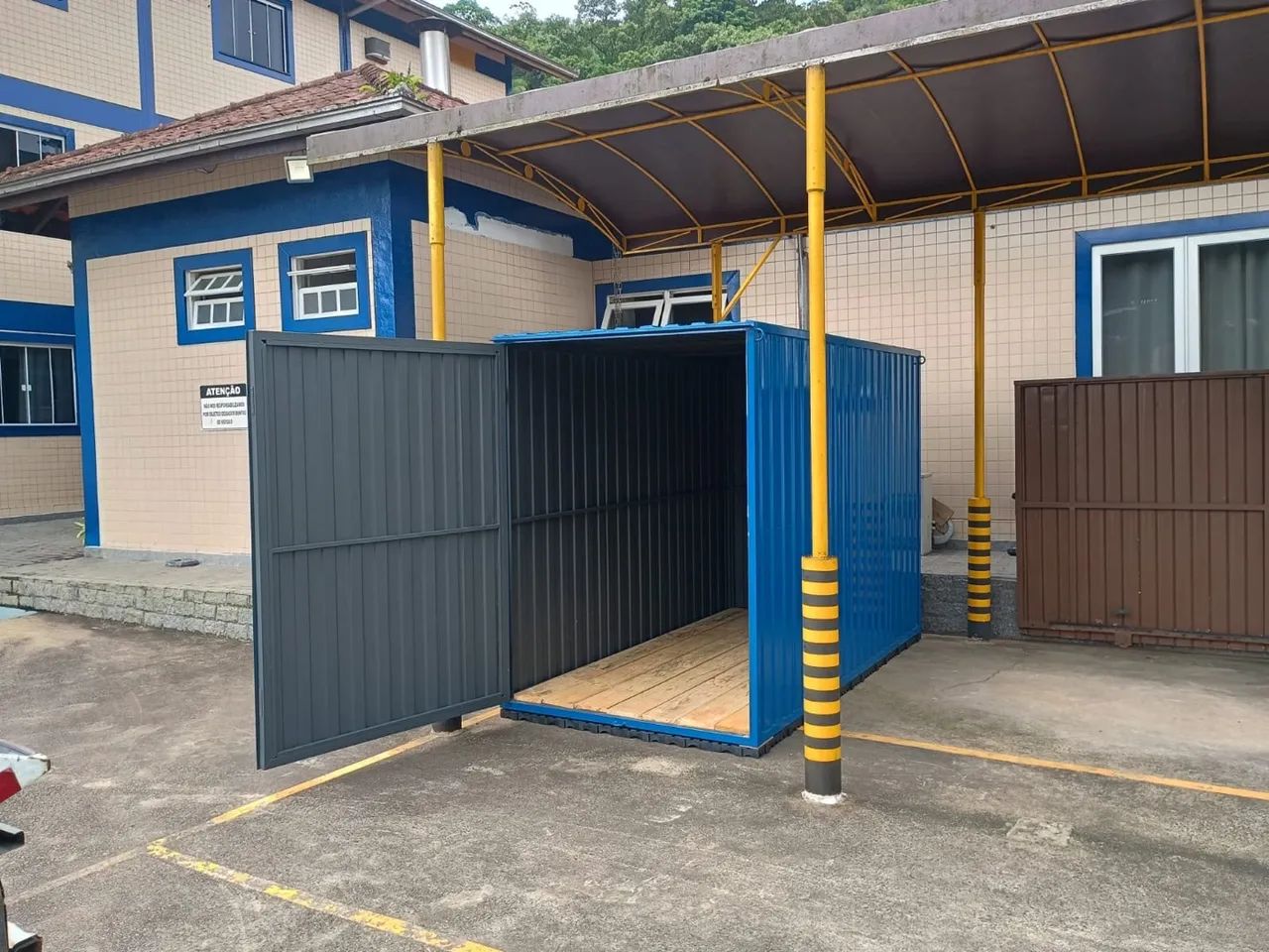 Contêiner para armazenamento