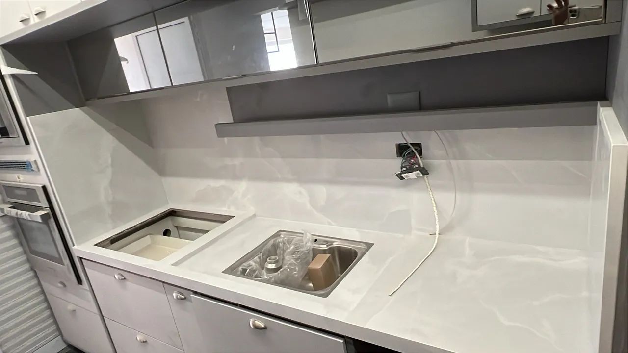 Pia de cozinha em porcelanato 
