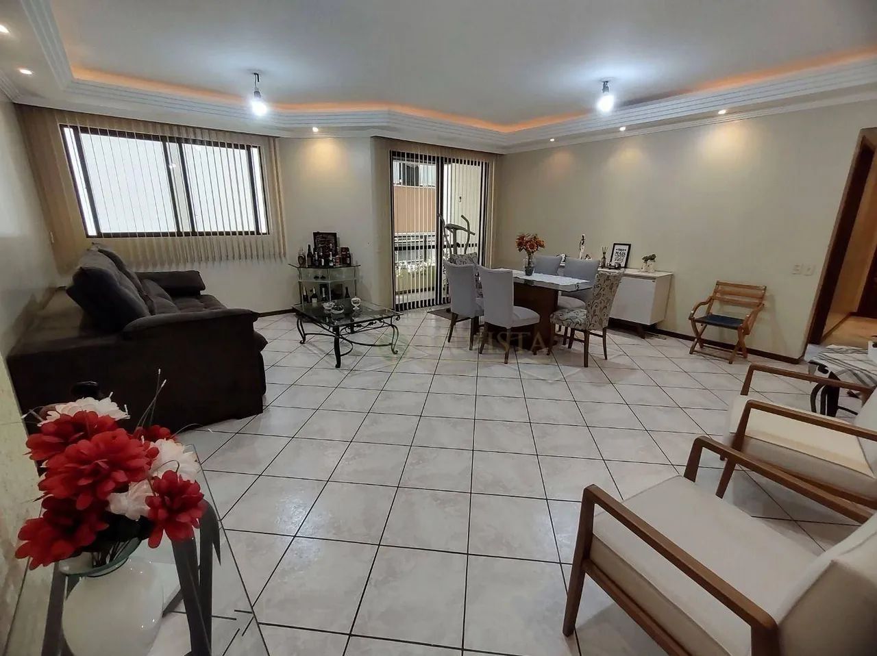 À venda | 134 m², sacada, dependência de empregada, 3 quartos e 1 vaga de garagem - Agronô