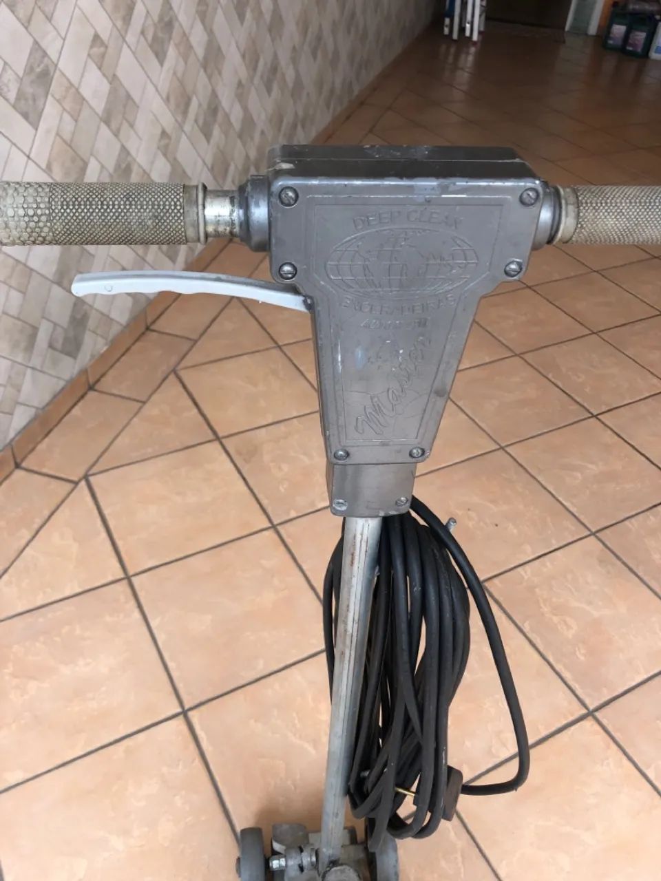 Enceradeira industrial 