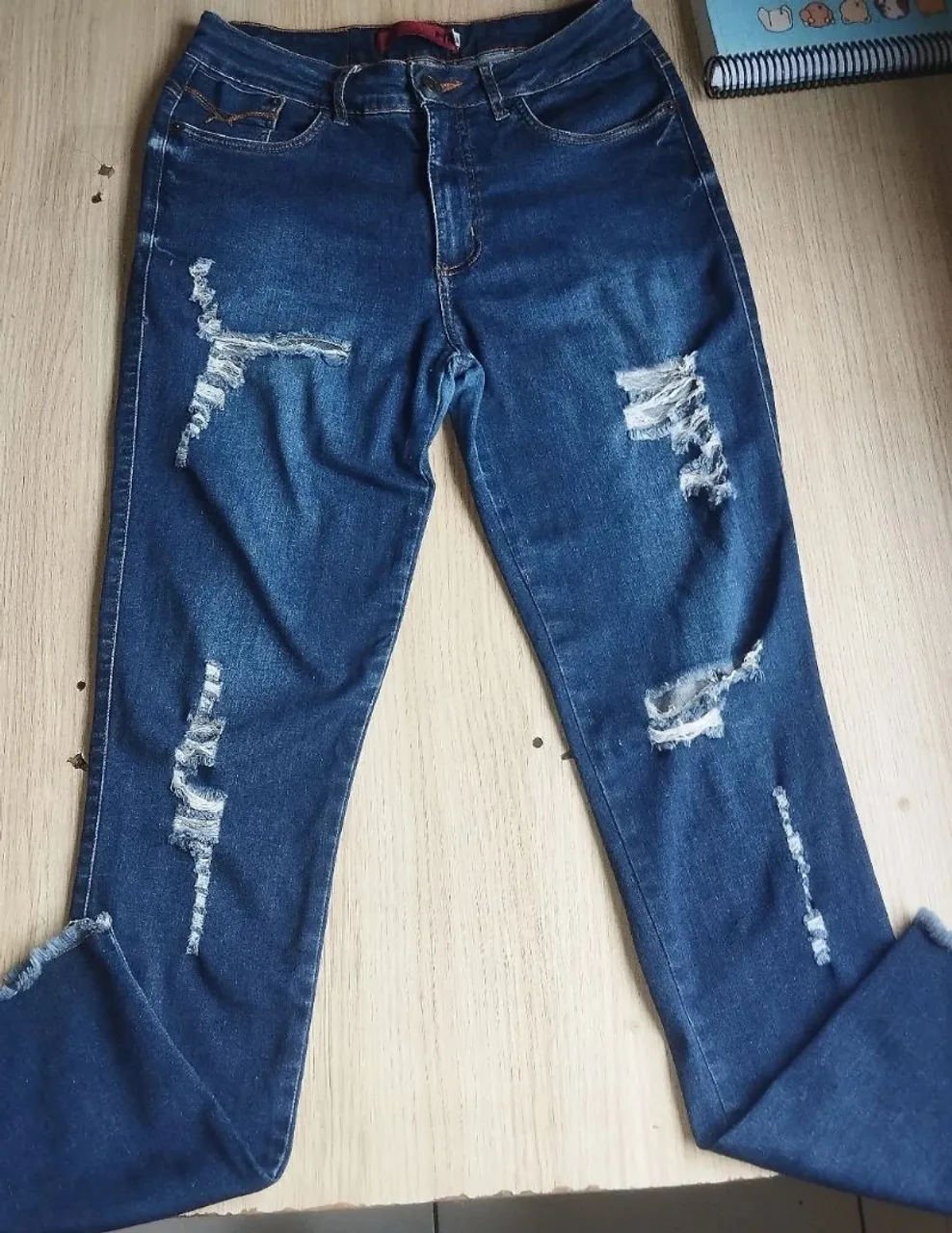 Calça Jeans Destroyed Feminina - Linda e estilosa