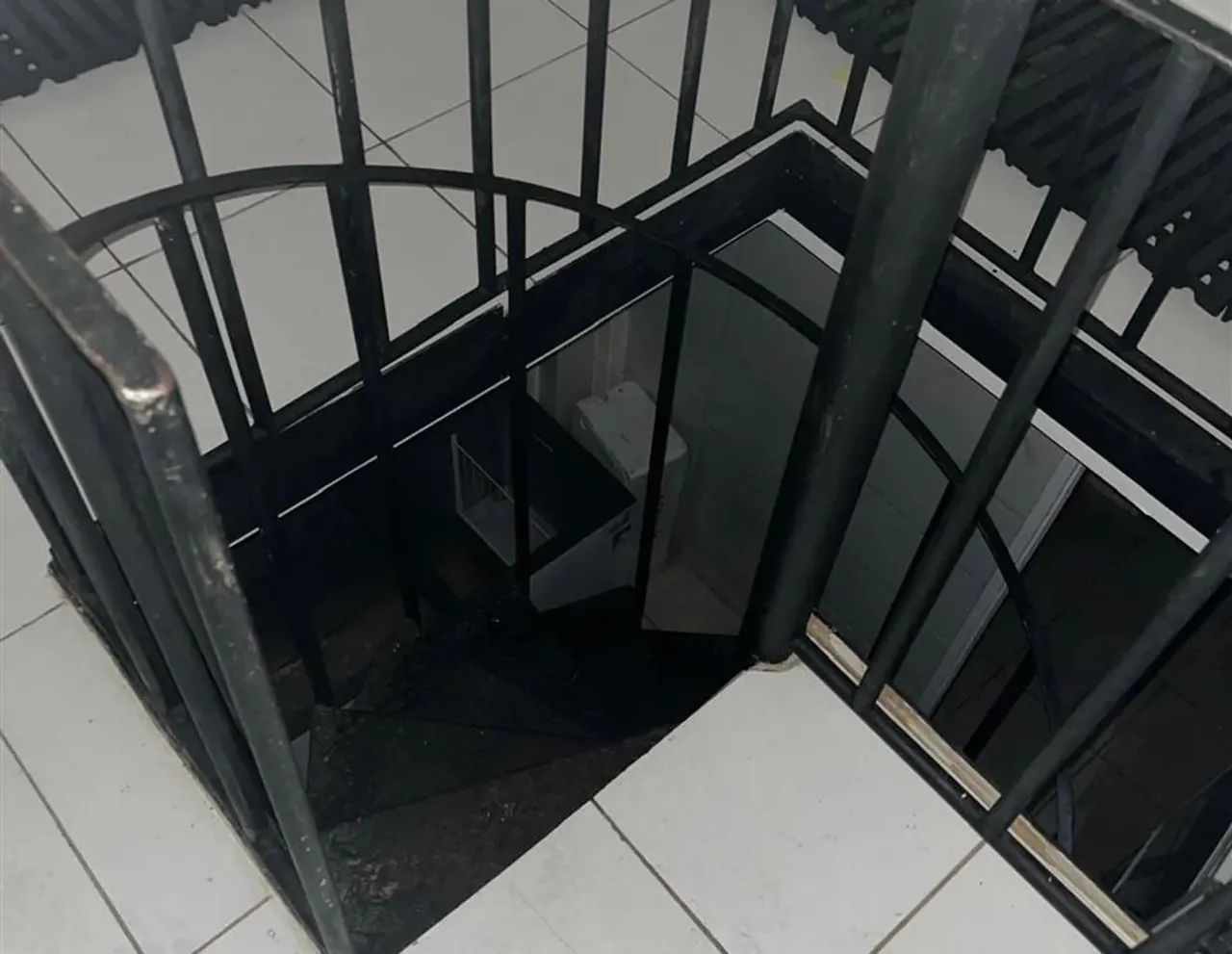 Centro comercial para venda com 80 metros quadrados em Campo Grande - Rio de Janeiro - RJ - Foto 3