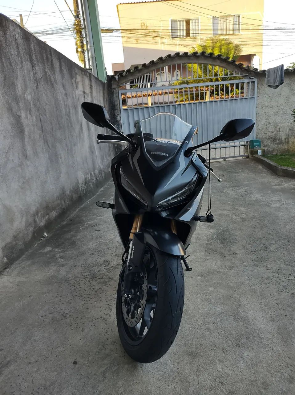Honda CBR 650R - Foto 2