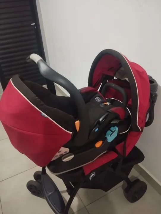 carrinho de bebe e cadeirinha chicco - Foto 2