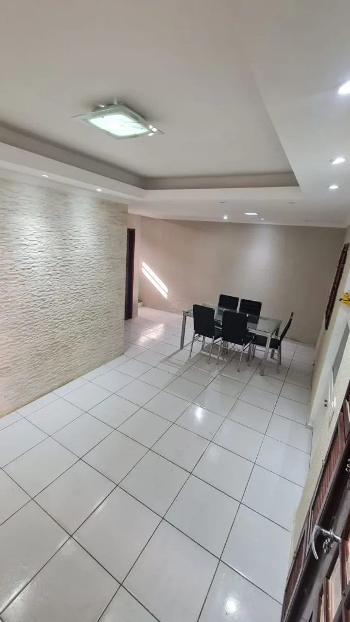 Casa duplex com piscina,linda.