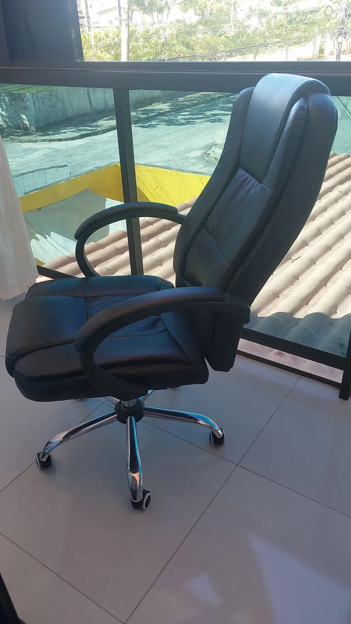 Cadeira de escritorio seminova