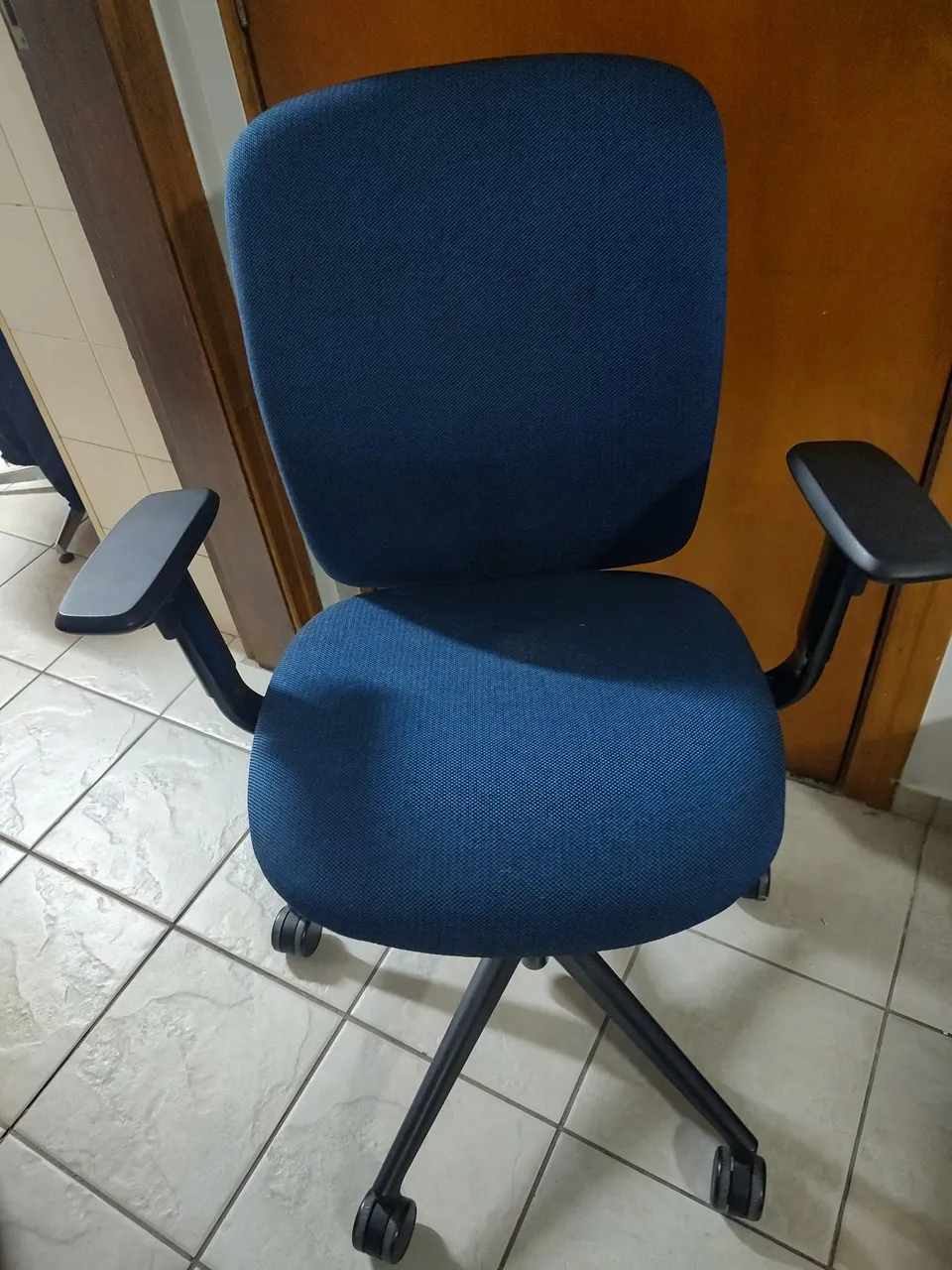 Cadeira de Escritório Ergonômica Azul
