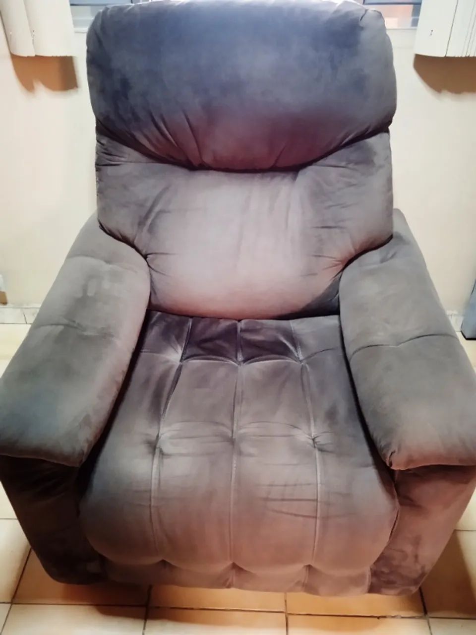 Poltrona Retrátil e Reclinável Tecido Suede 