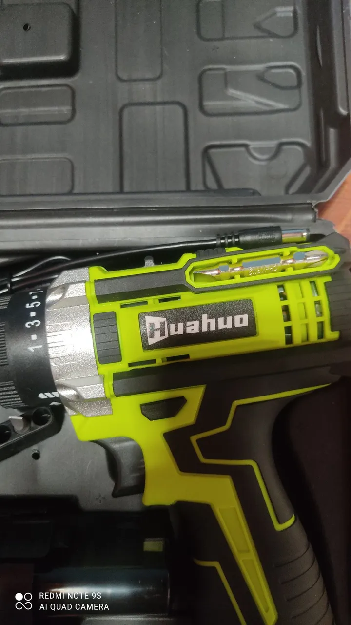 Furadeira/Parafusadeira de Impacto 20V Huahuo