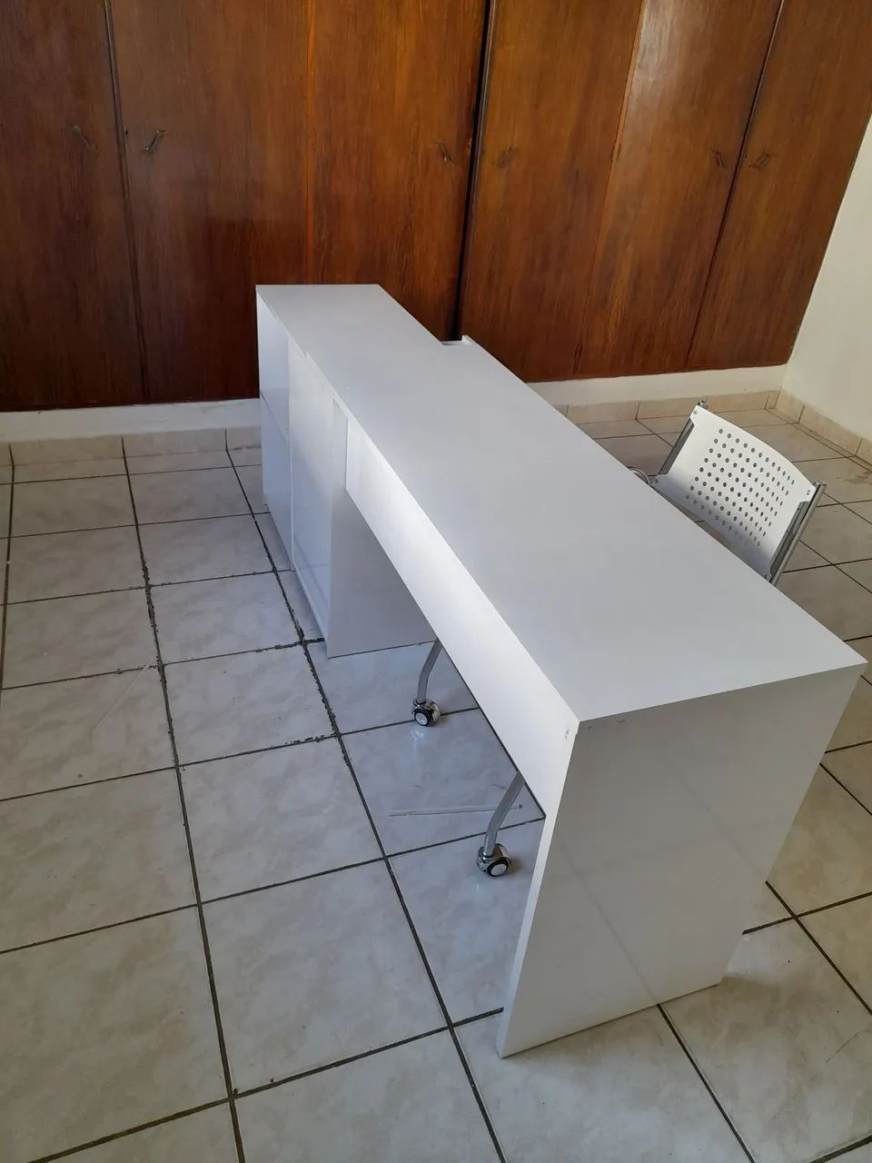 Vendo escrivaninha muito nova, zerada - Foto 3