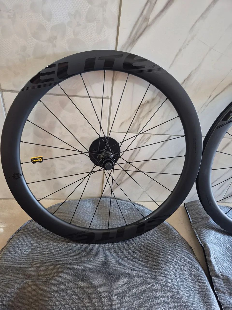 Rodas de Carbono Elite Wheels 50mm HG 12v - Foto 5