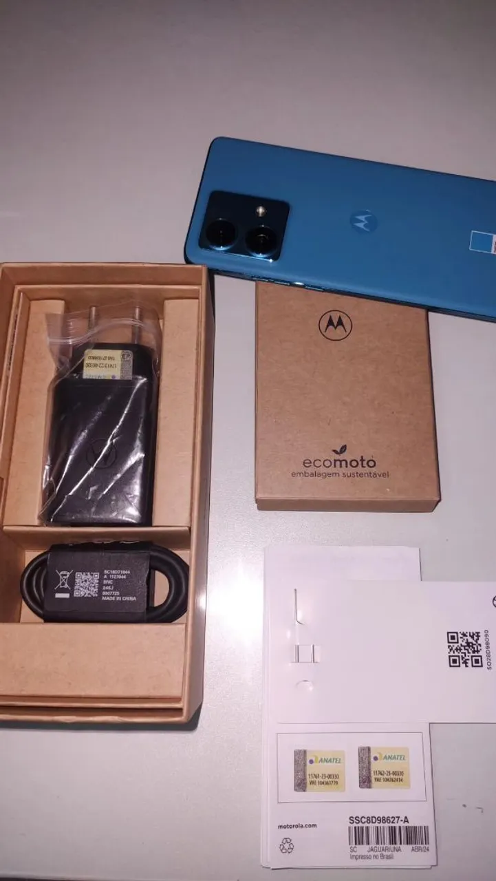 Celular Edge 40 neo