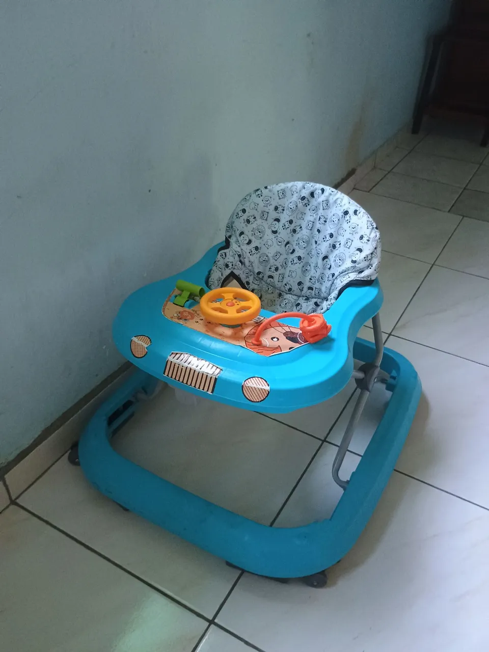 Andador Infantil Azul - Conforto e Diversão para Seu Bebê