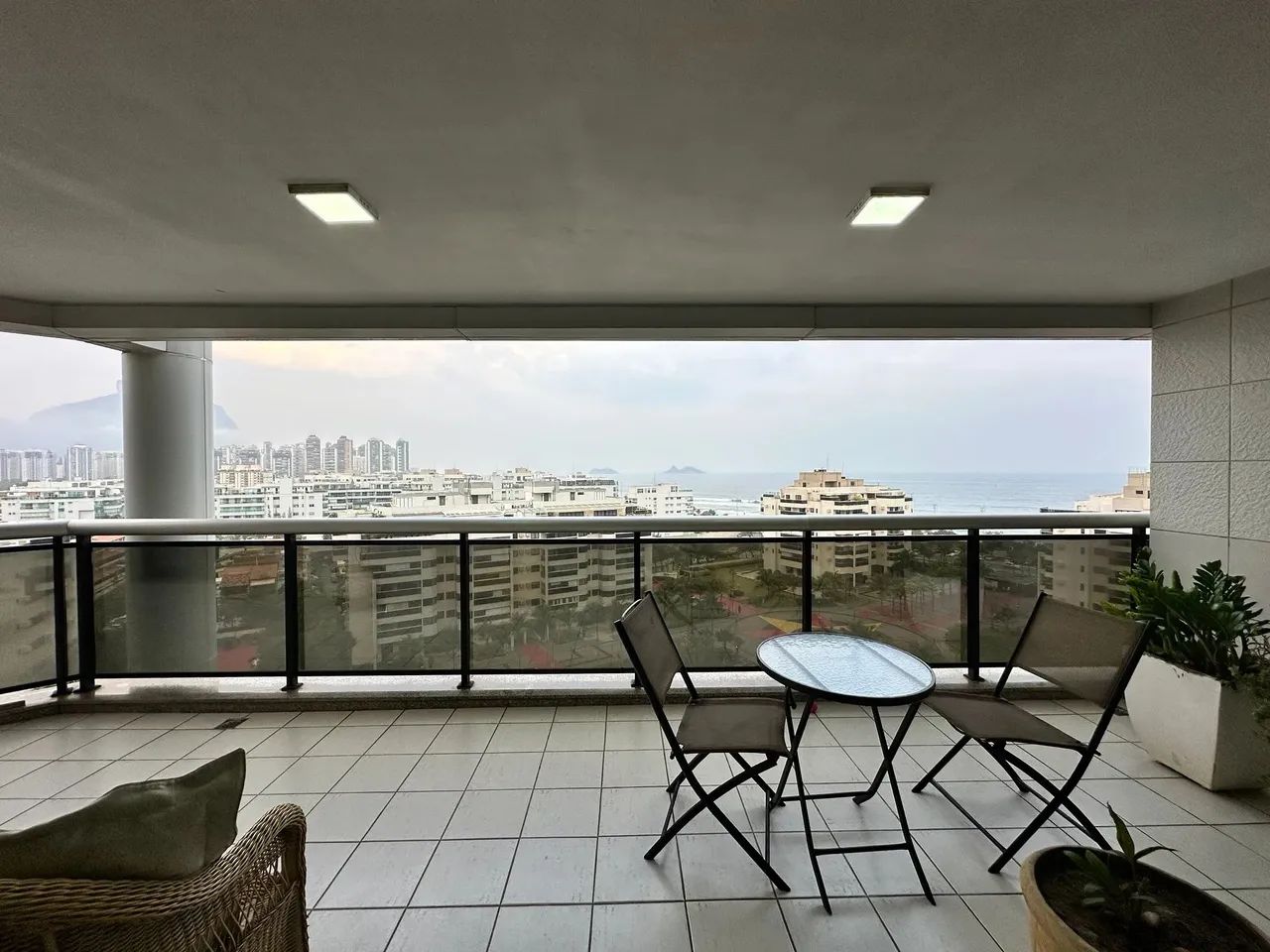Apartamento vista livre mar para locação e venda , totalmente mobiliado! - Foto 5