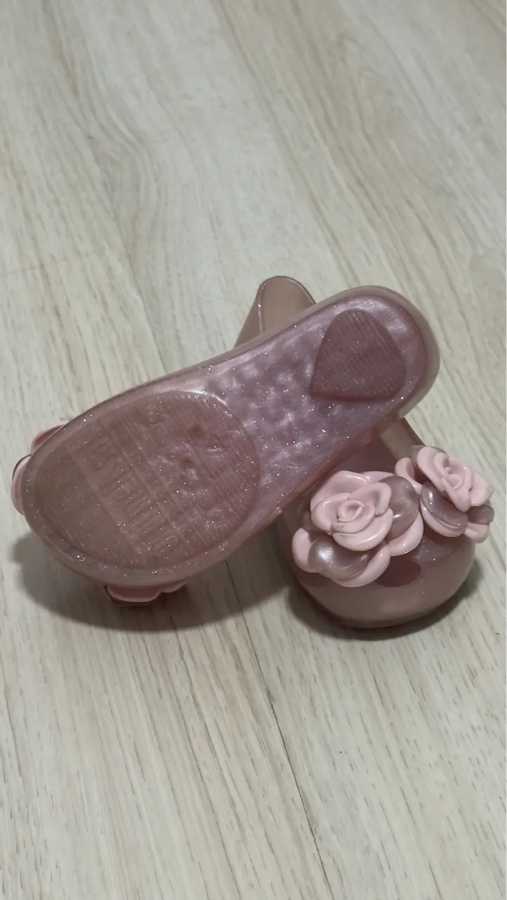 Sapatilha Melissa Infantil Rosa com Detalhes de Flores