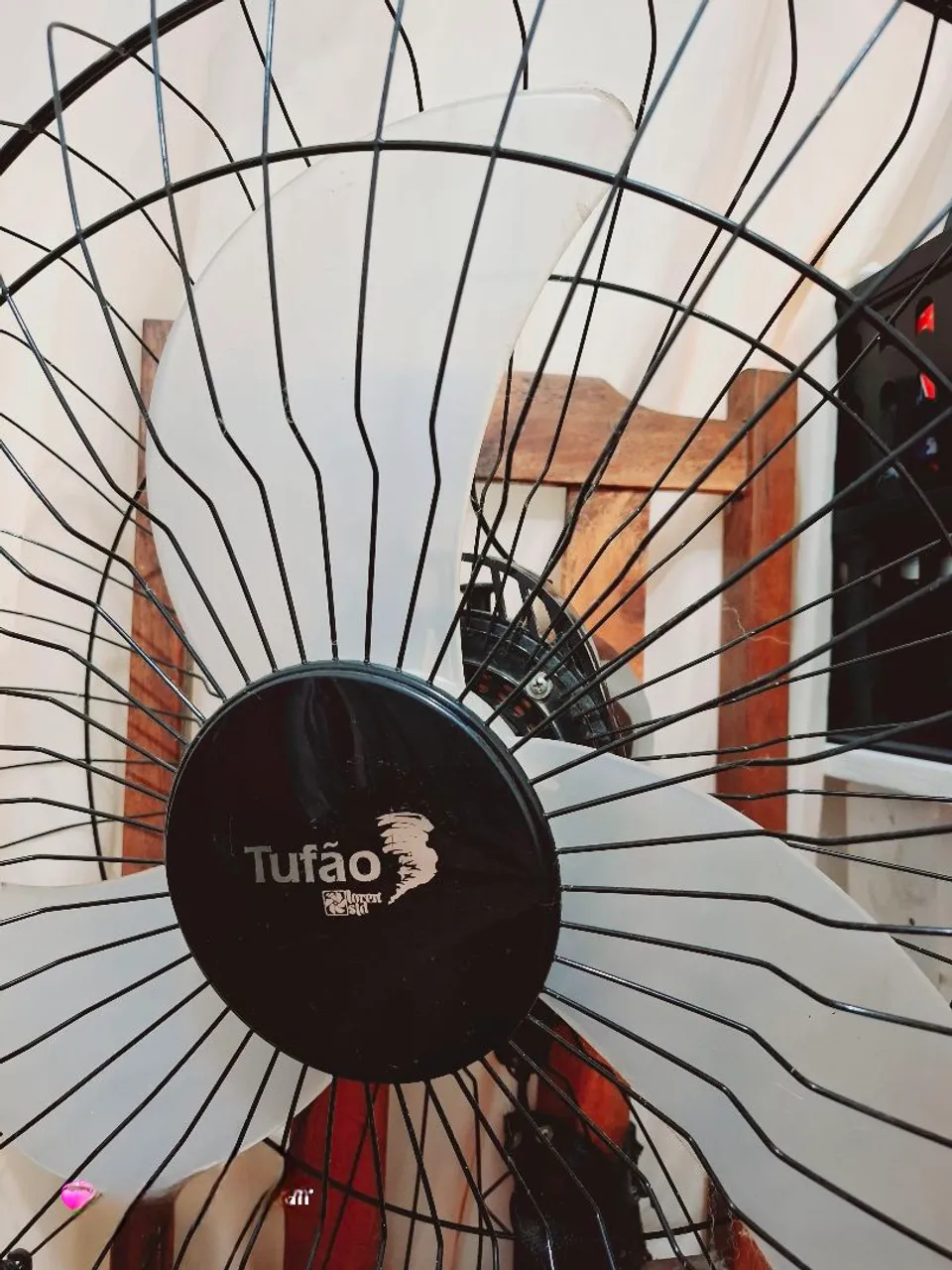2ventidores de parede tufão 300 os dois.