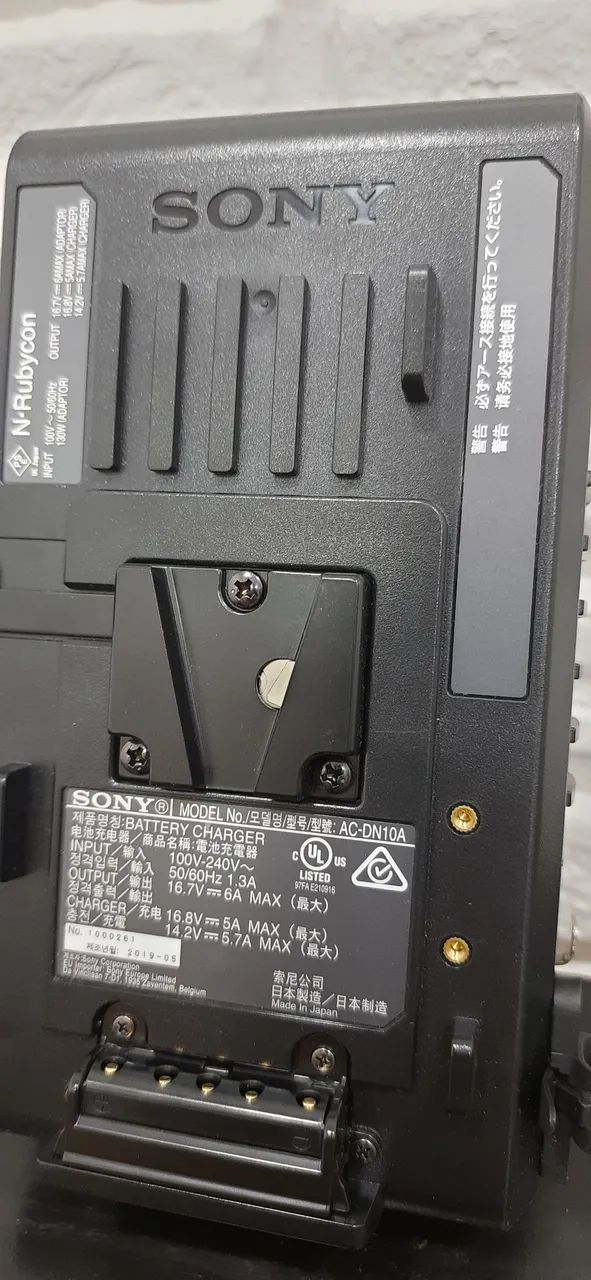 Sony AC-DN10A / BCL-70 - Carregador Profissional Dual - Original - Foto 6
