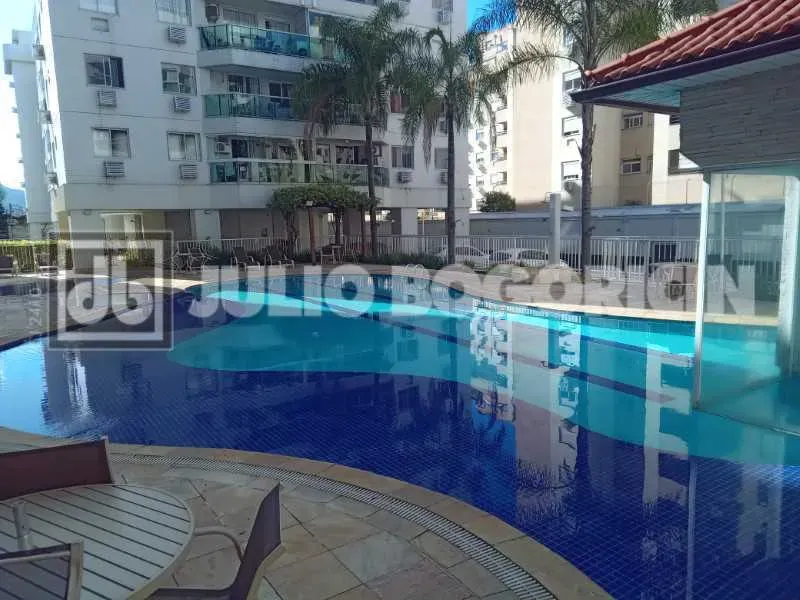 Apartamento com armários- varanda- 2 quartos-suíte- Lazer total-1 vaga