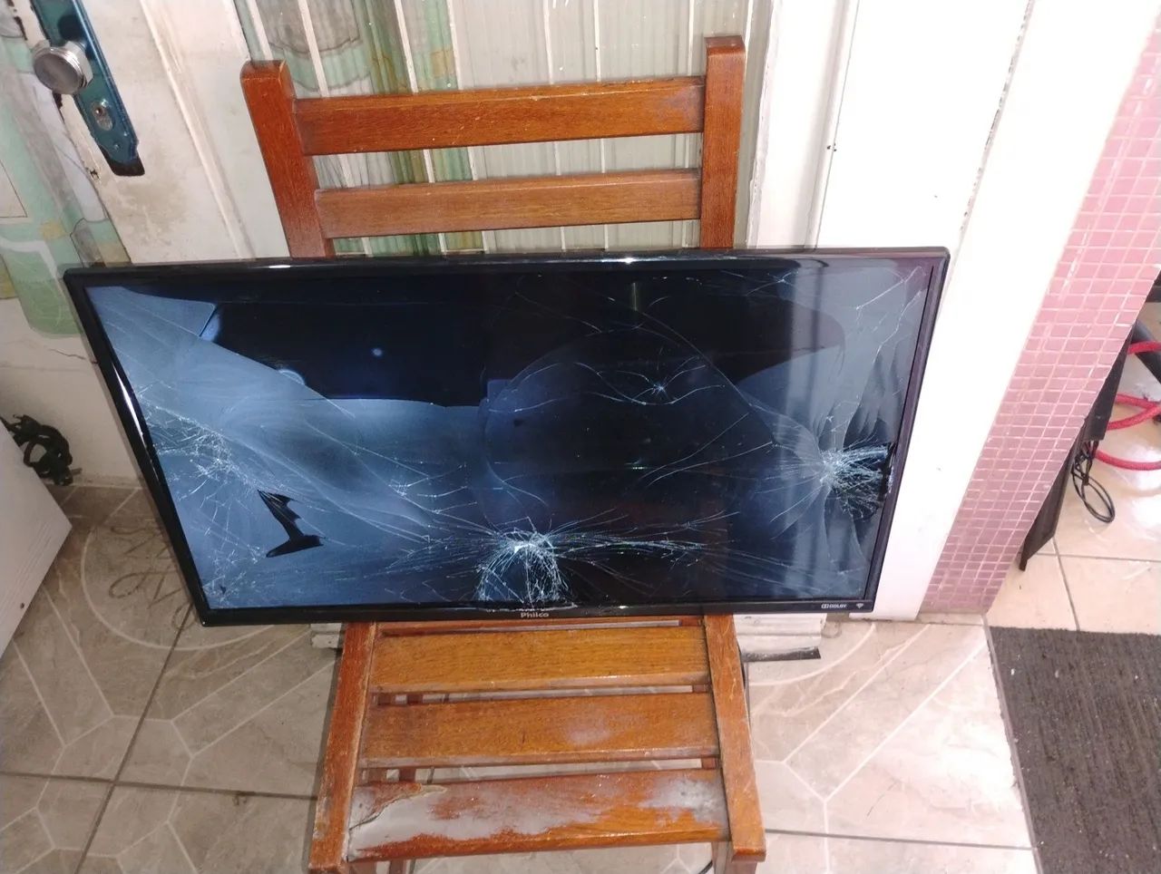 TV Philco Led Smart 32 Polegadas Modelo PTV32G50SN Tela quebrada  - Foto 5